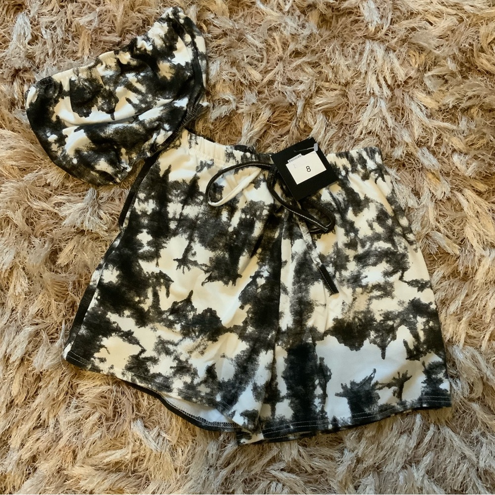That gurl two piece shorts set.